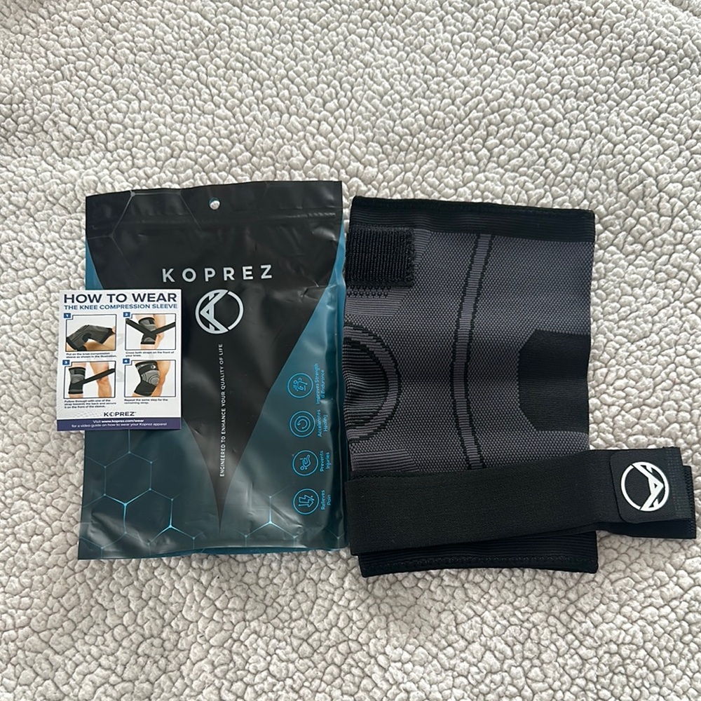 Lopez knee compression sleeve